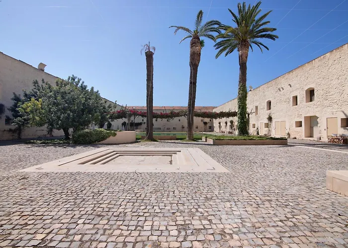 Architect Luxury Ancient Triplex Ba Apartment